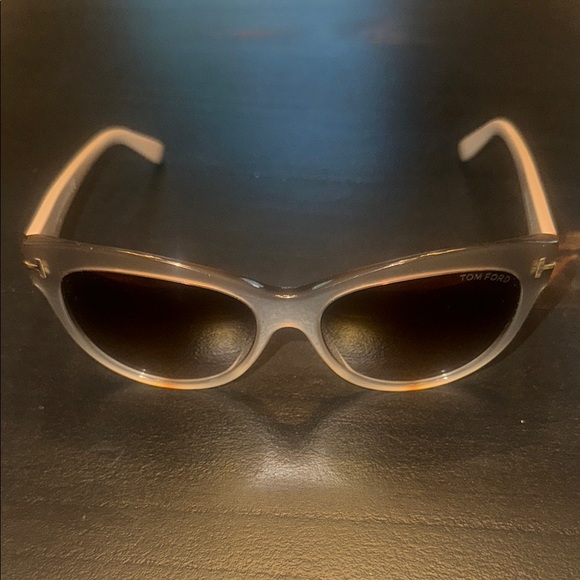 Tom Ford Tan Gradient Cateye Sunglasses - Picture 2 of 8